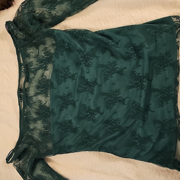 NWT Elodie Long Sleeved Off The Shoulder Lace Top Green Medium - Picture 3 of 8